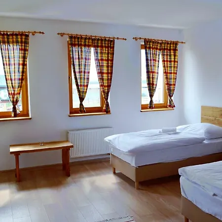 Bio Farma & Zlaty Hyl Konukevi 4*