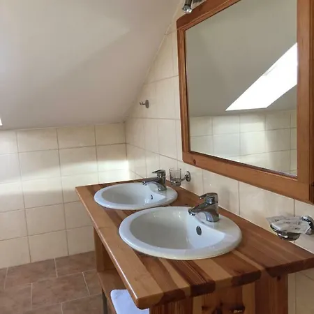 Konukevi Bio Farma & Zlaty Hyl