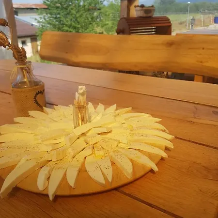 Konukevi Bio Farma & Zlaty Hyl