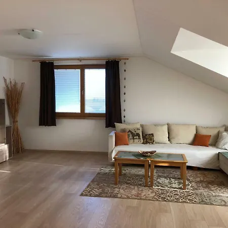 Bio Farma & Zlaty Hyl Konukevi 4*