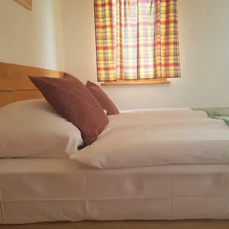 Bio Farma & Zlaty Hyl Konukevi